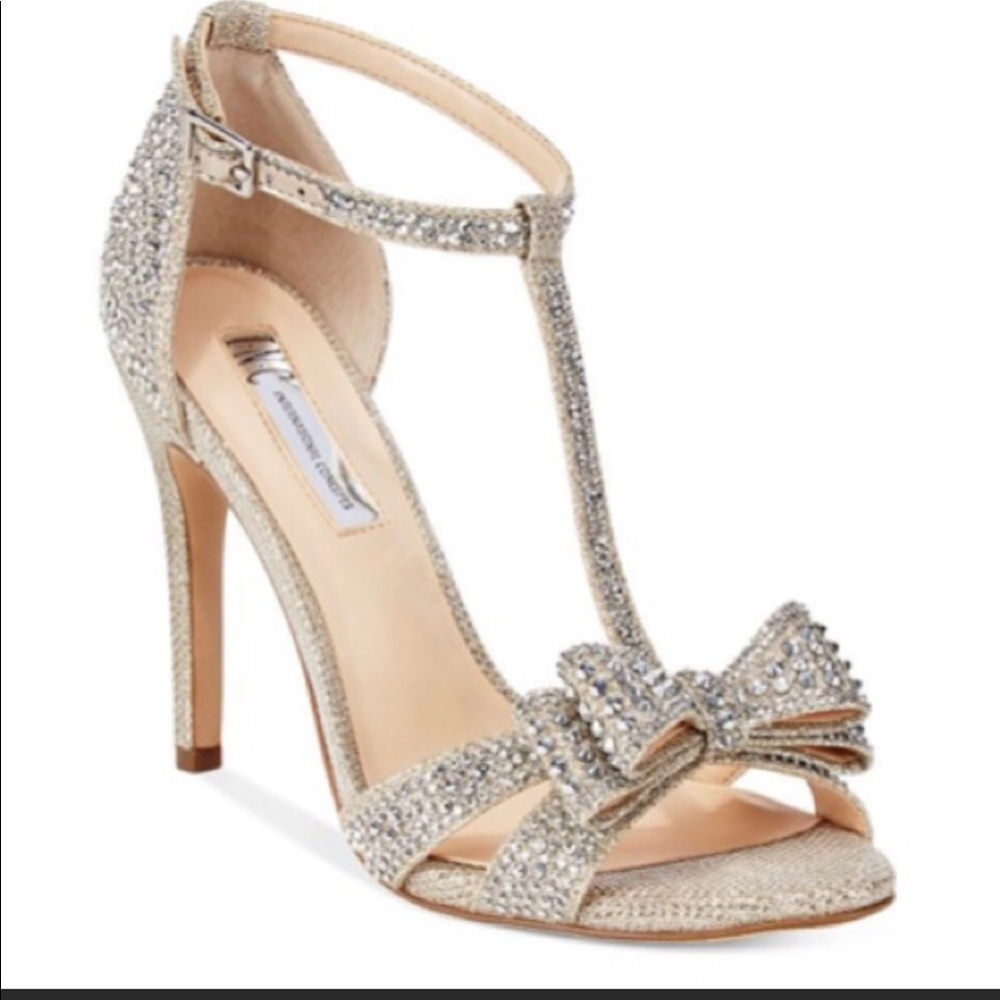 NIB I.N.C. Reesie Champagne Bow Heels size 8M